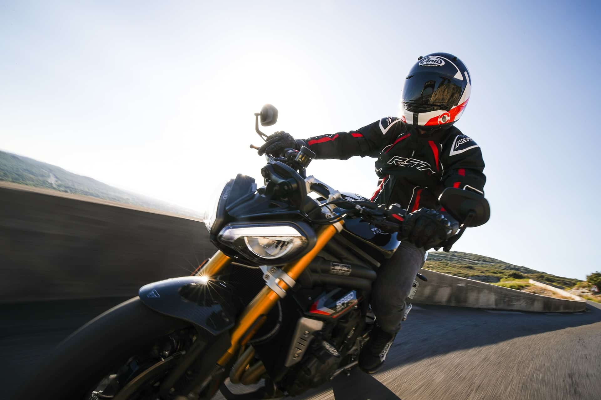 Arai Quantic 2023: Un modelo de carreras para el día a día