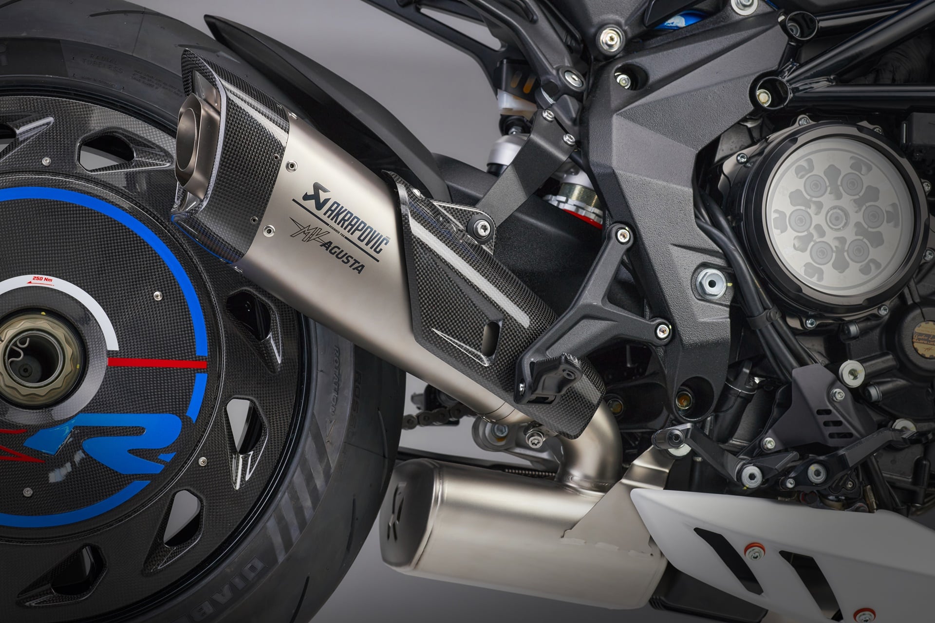 MV Agusta Dragster RR SCS America: Regresan unas siglas muy especiales en forma de edición limitada