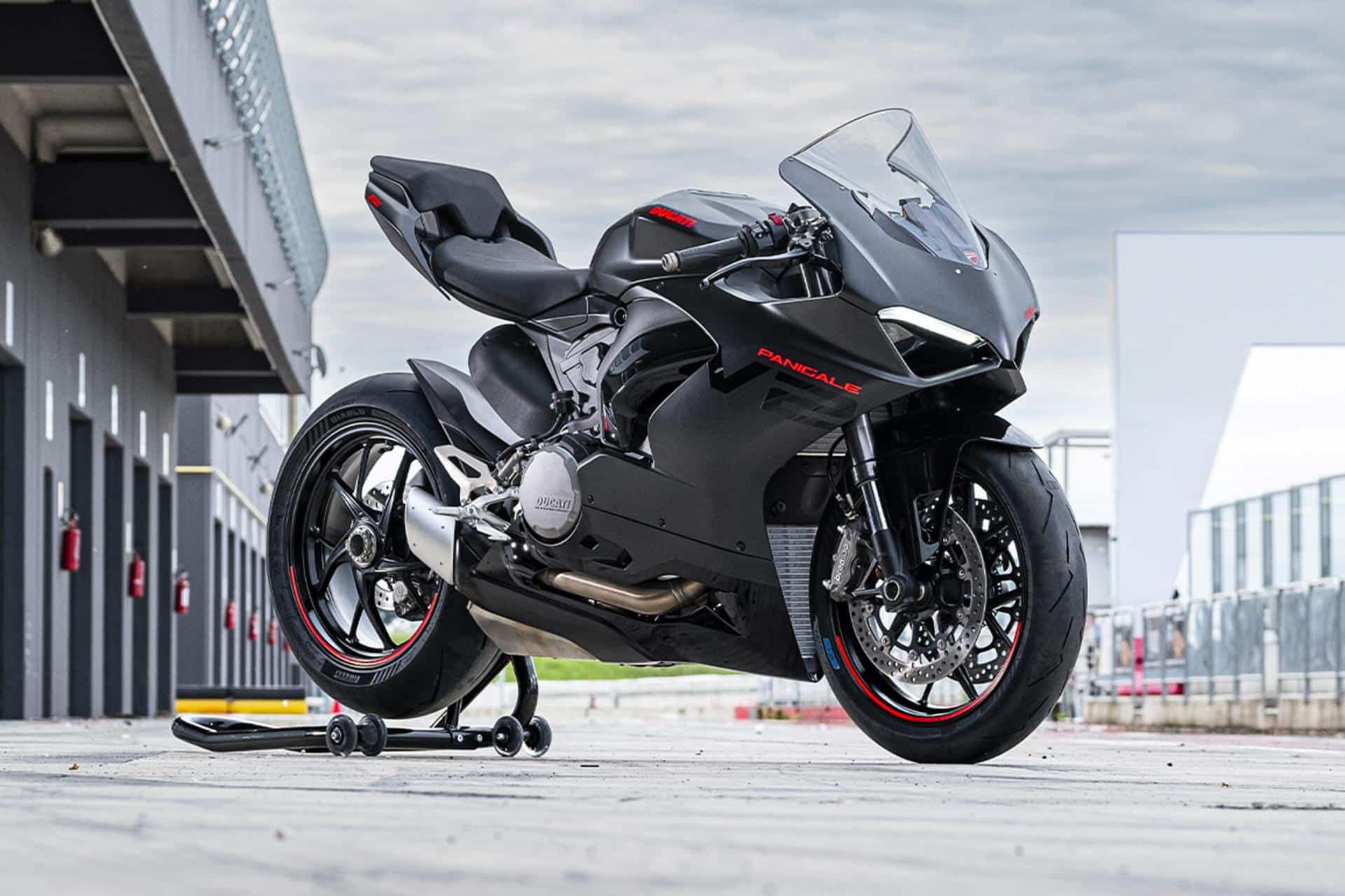 Ducati Panigale V2 2023