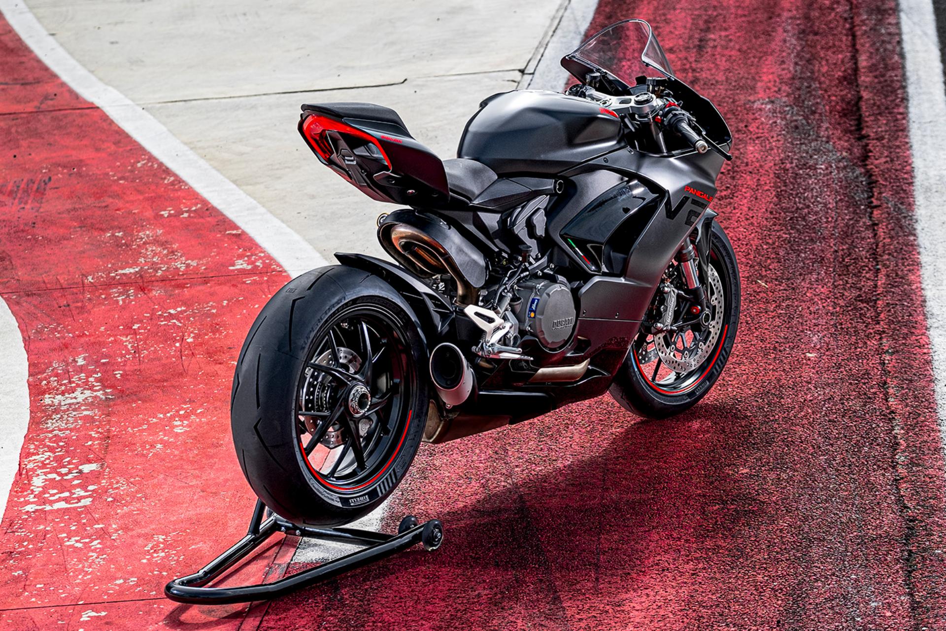 Ducati Panigale V2 2023