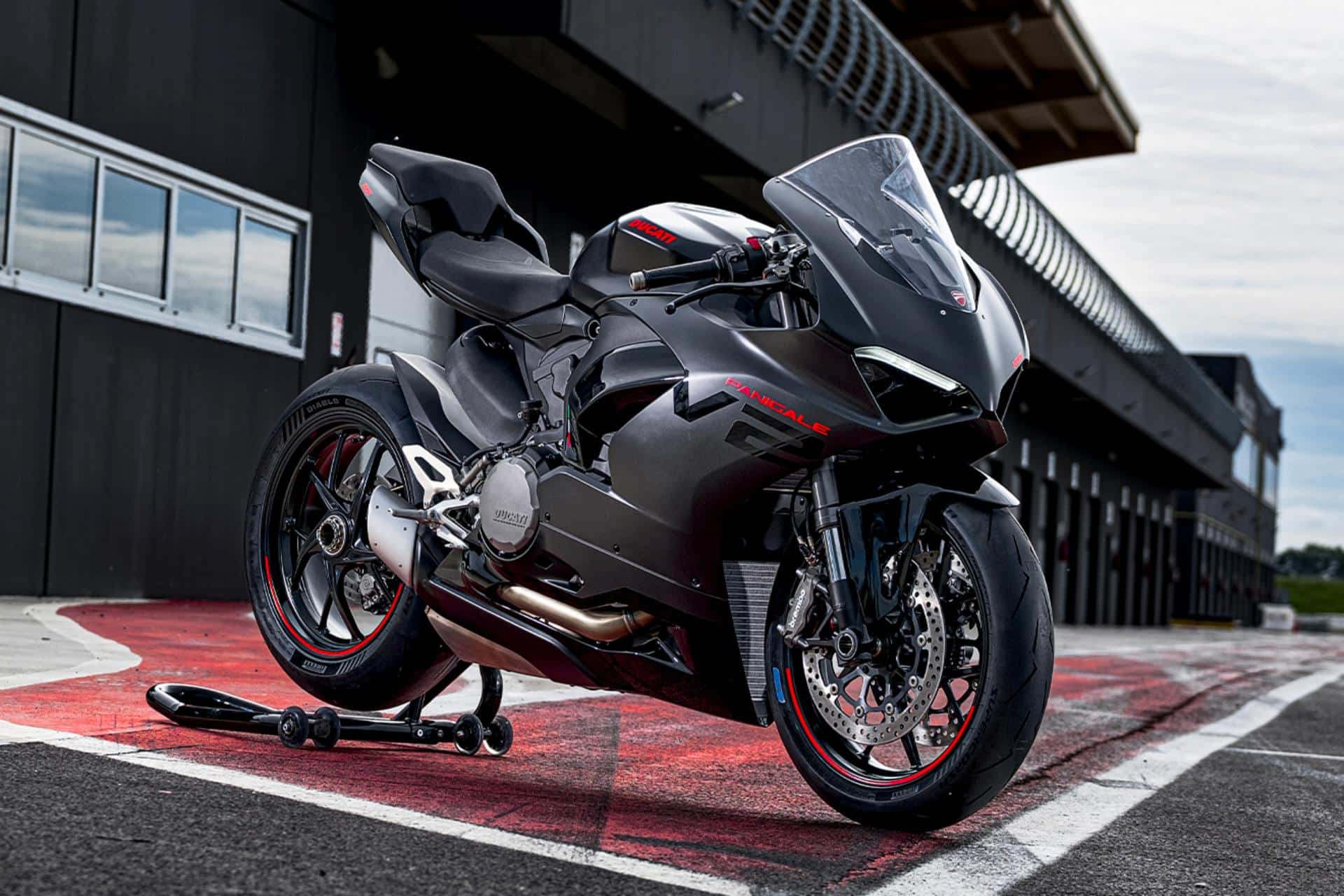Ducati Panigale V2 2023