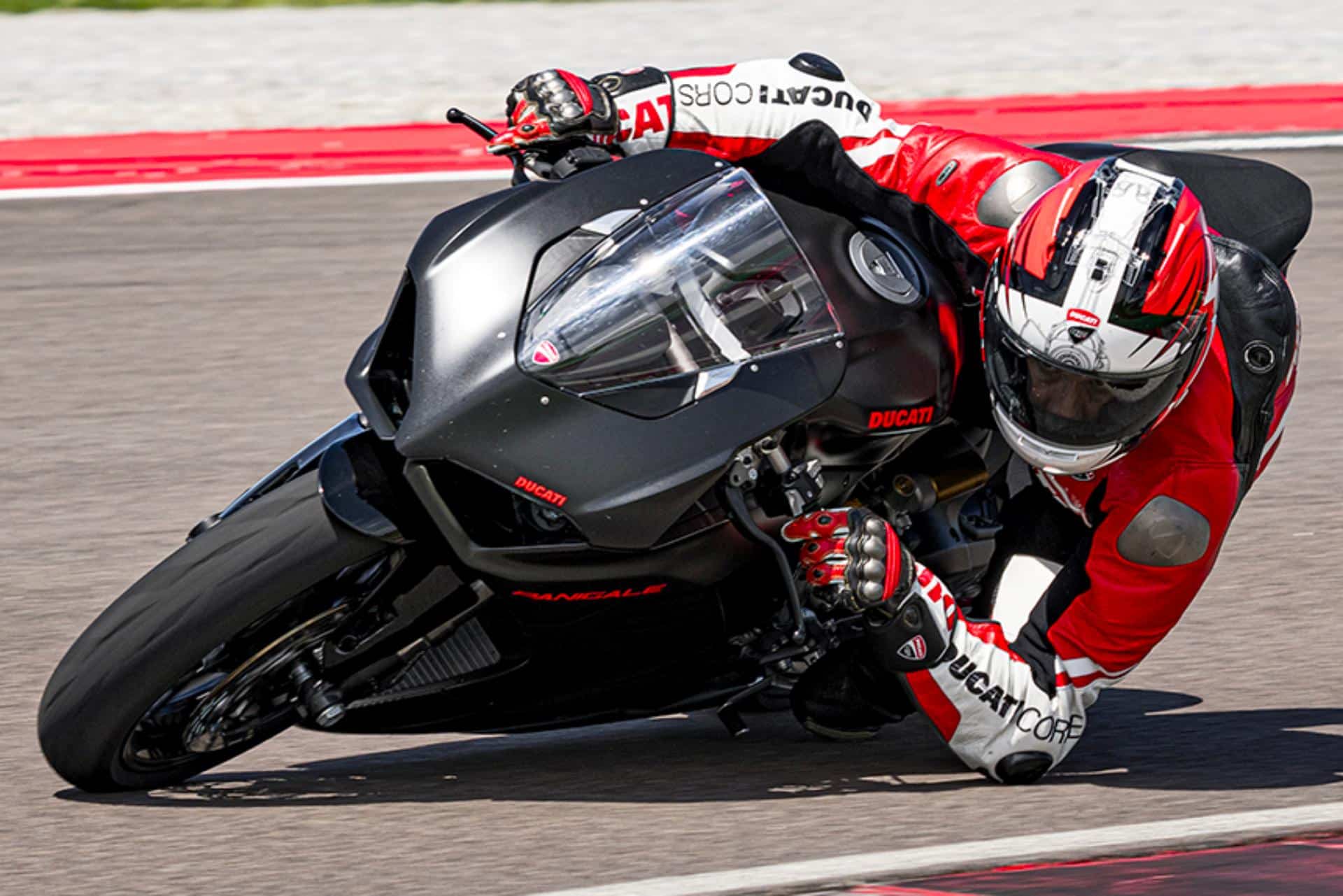 Ducati Panigale V2 2023
