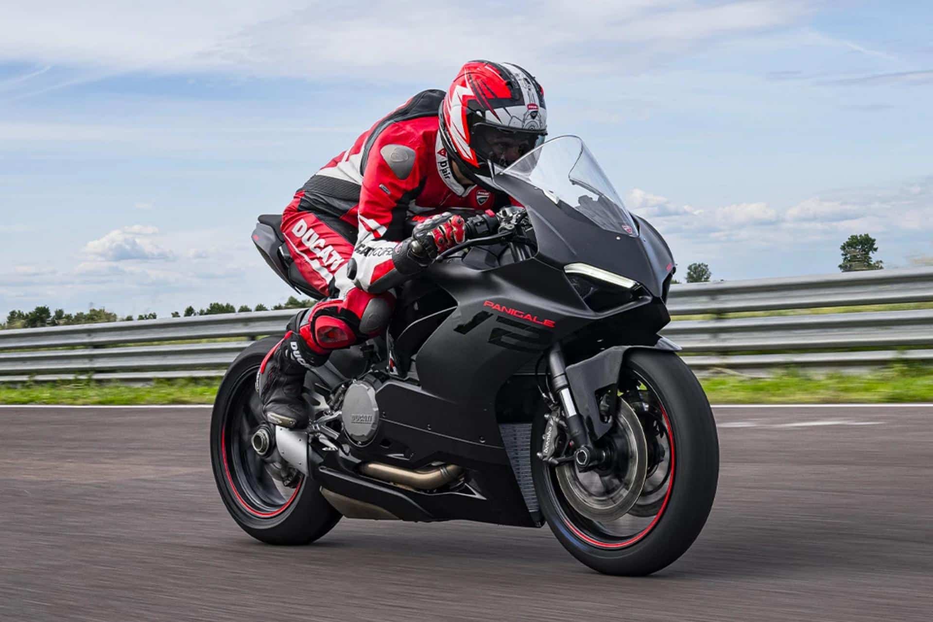 Ducati Panigale V2 2023