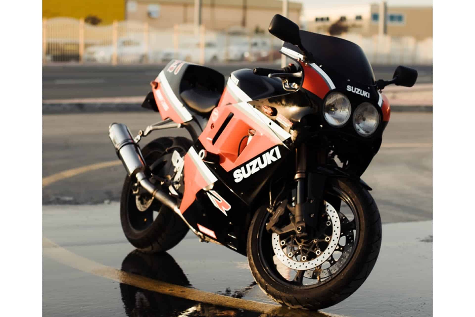 Suzuki GSX-R1000 K7 2007 "Slingshot": "Regreso al pasado 3.0"