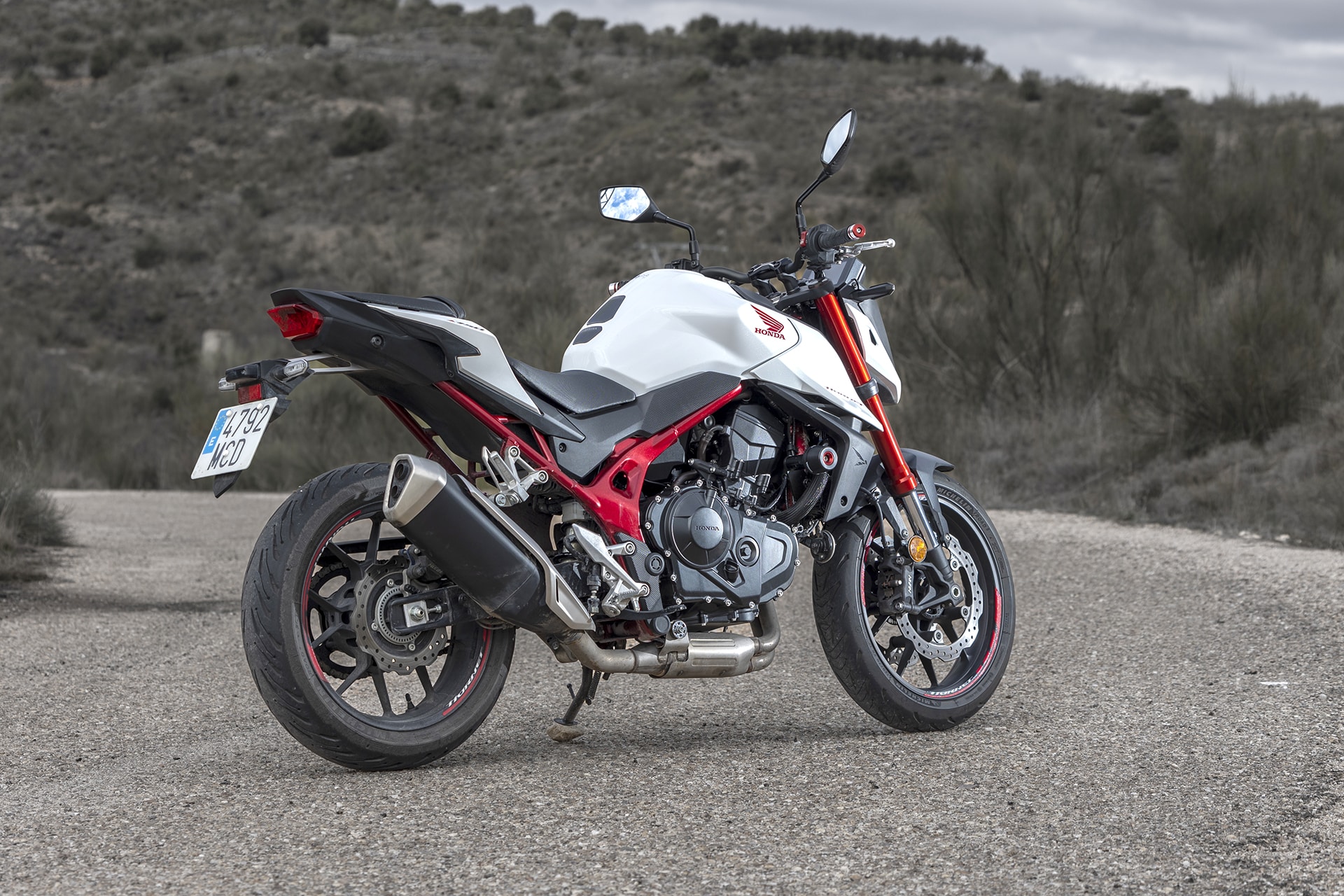 Comparativa Suzuki GSX8S / Honda CB750 Hornet