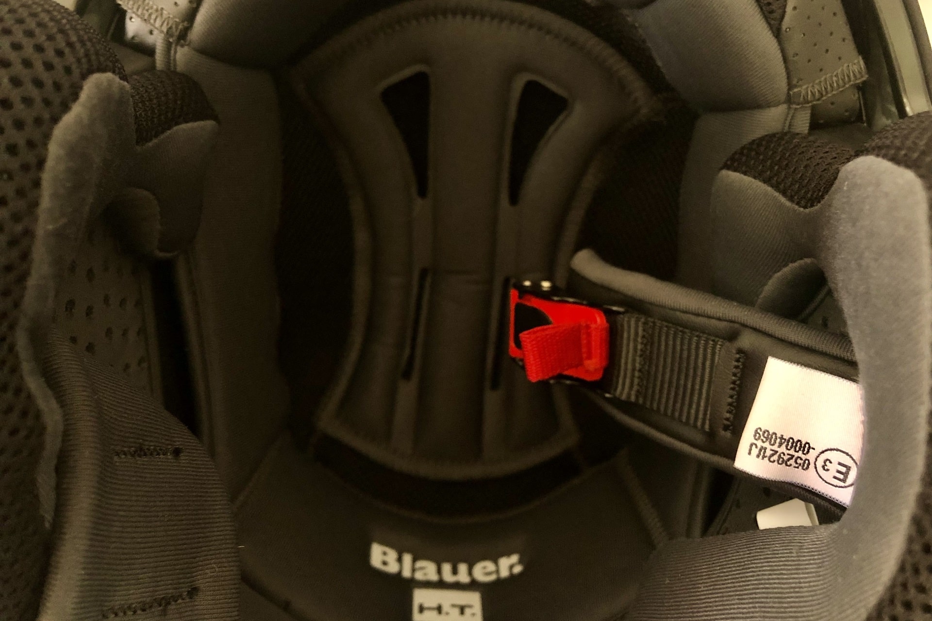 Prueba casco Blauer HT Solo BTR: Seguridad y estilo pueden ser compatibles