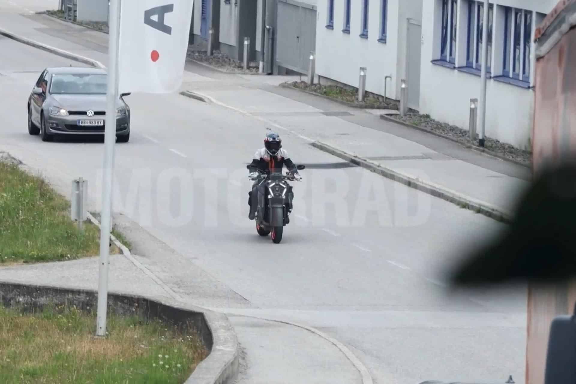 KTM 1290 Super Duke R 2024