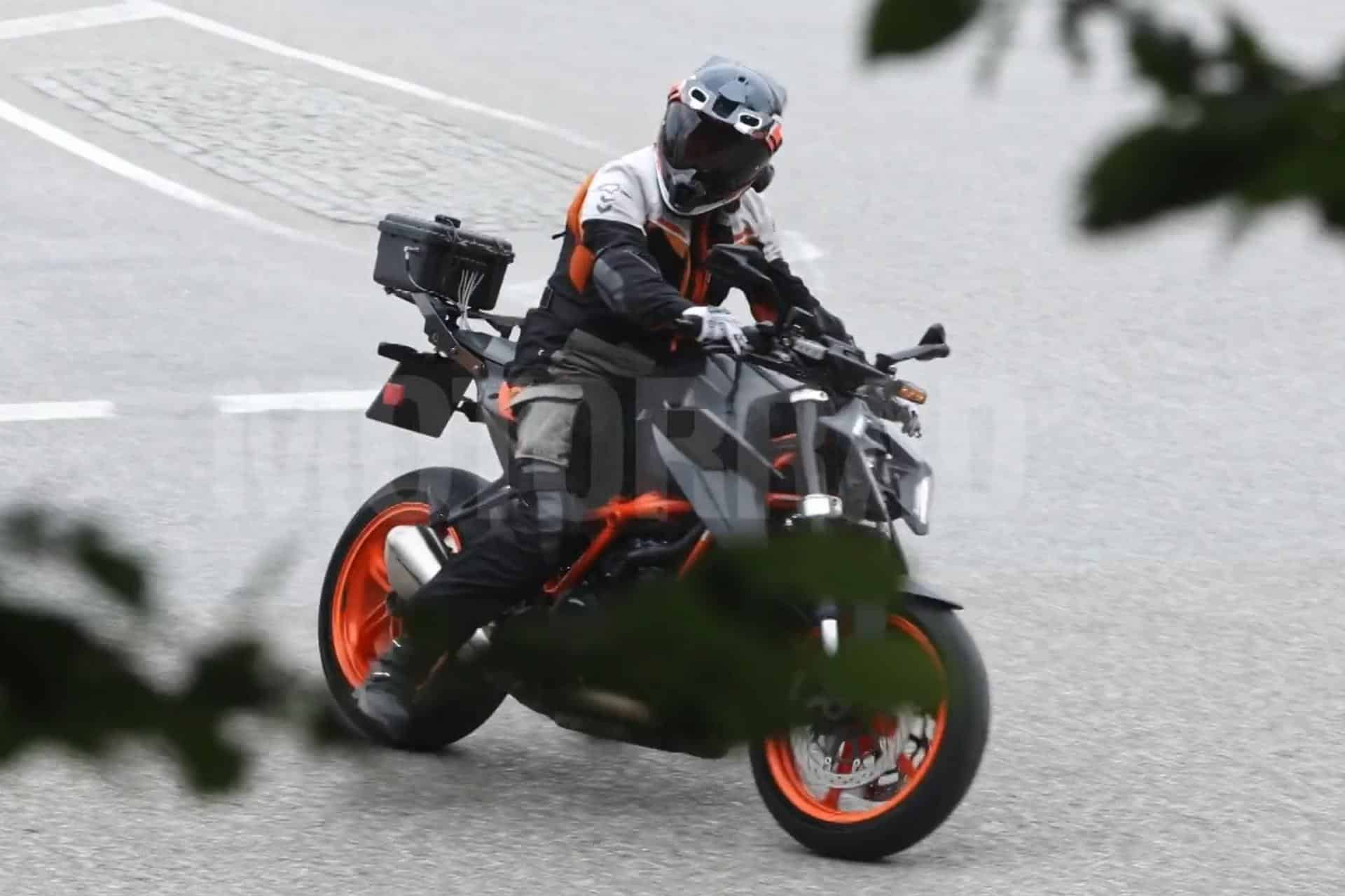 KTM 1290 Super Duke R 2024
