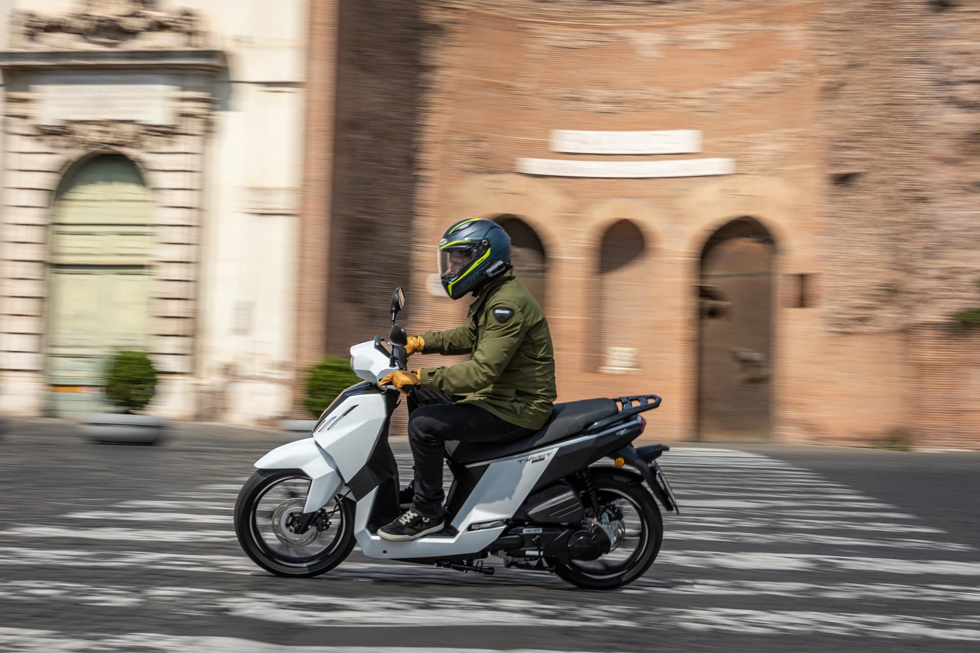 Prueba Peugeot Tweet 125 2023