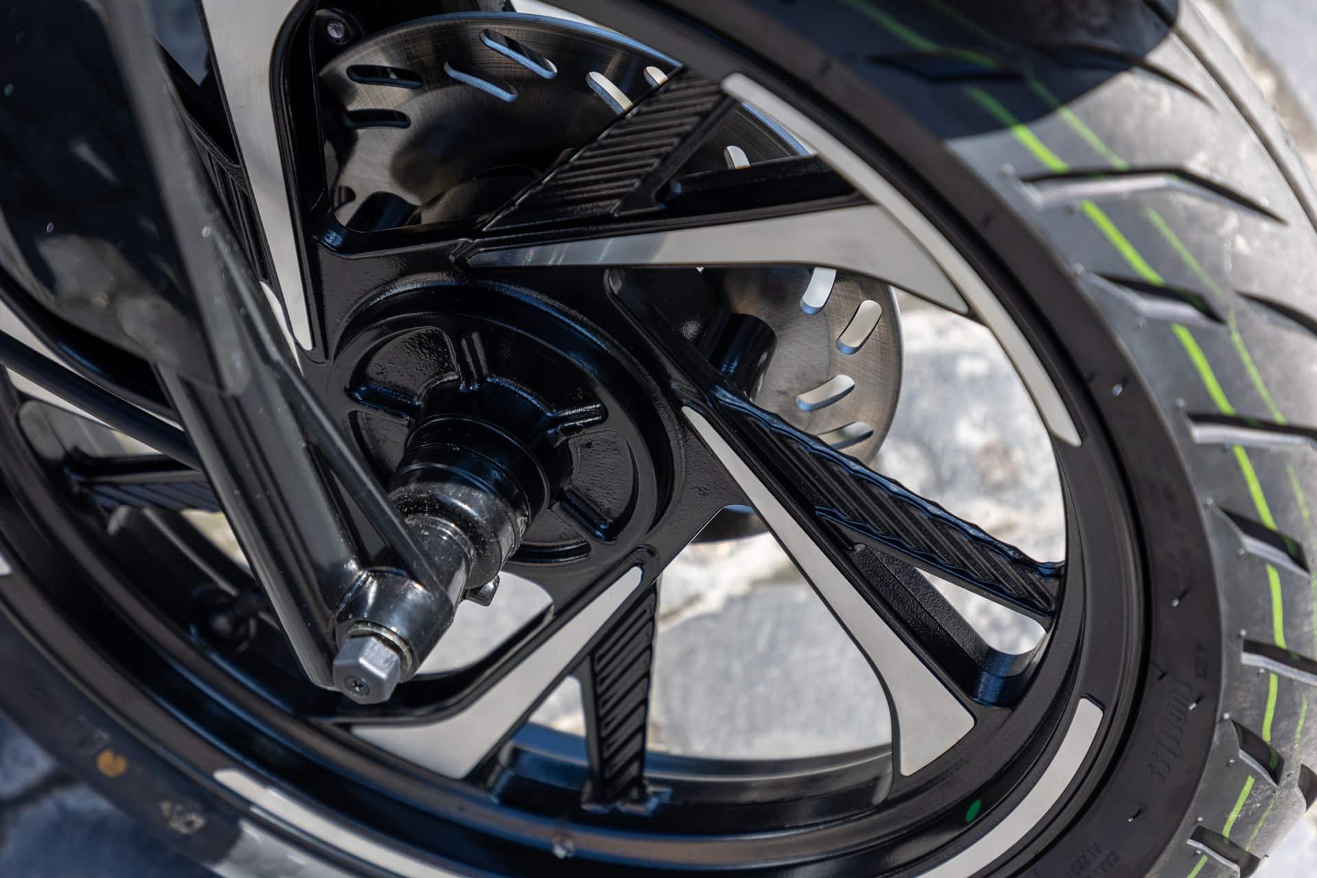 Prueba Peugeot Tweet 125 2023