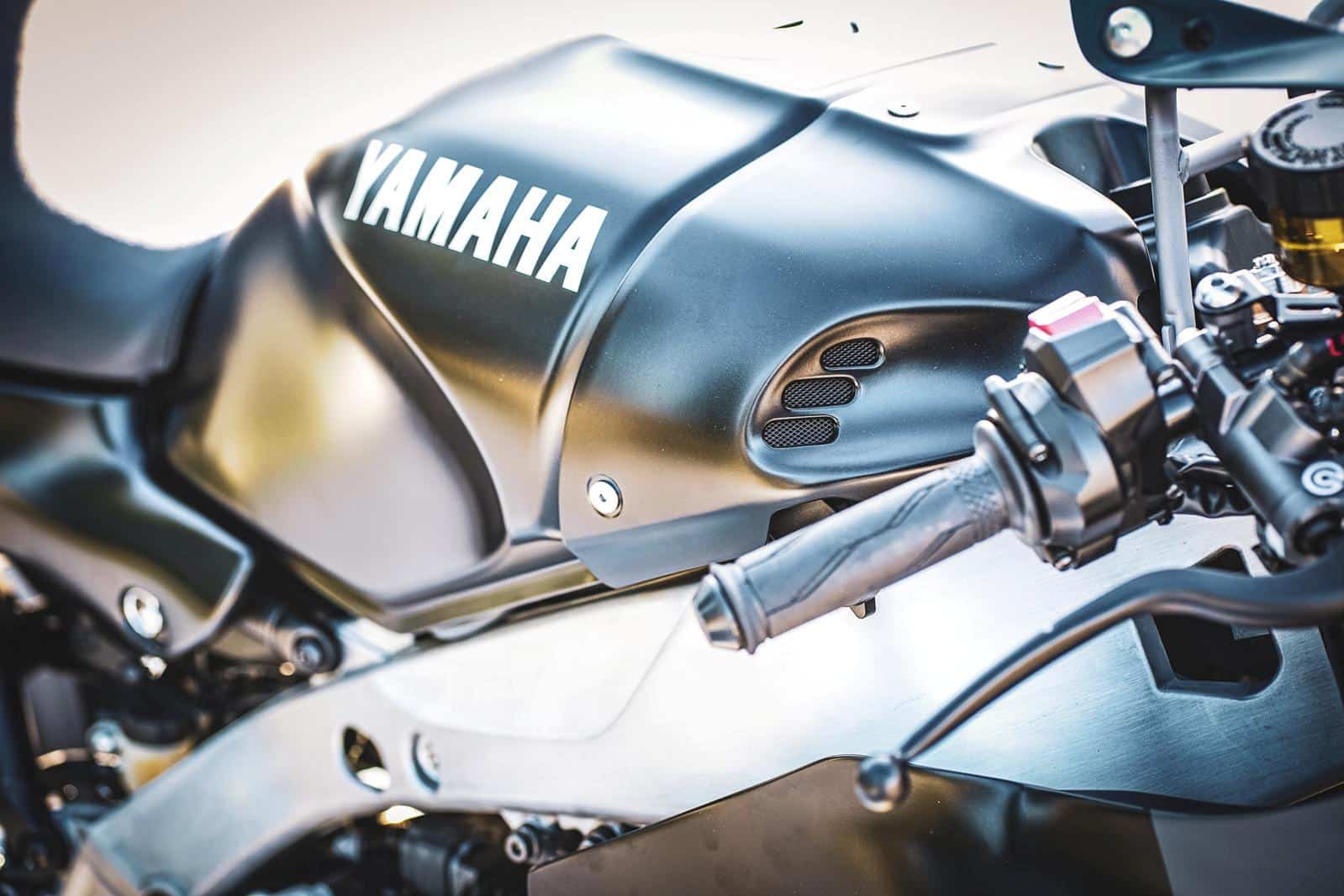 Yamaha XSR900 DB40
