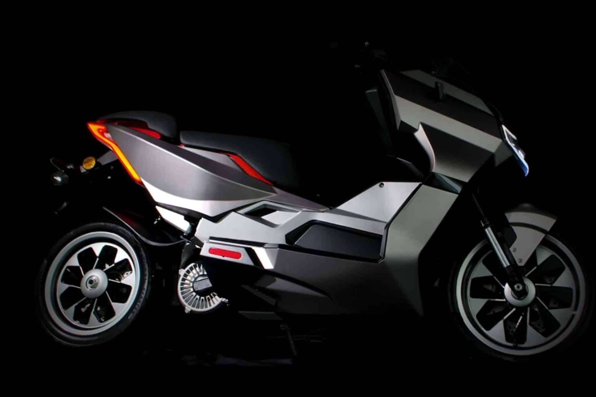 Tras 5 años en desarrollo, esta moto eléctrica futurista va a