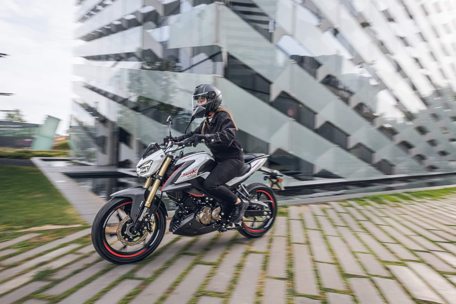 QJMOTOR SRK 125 S