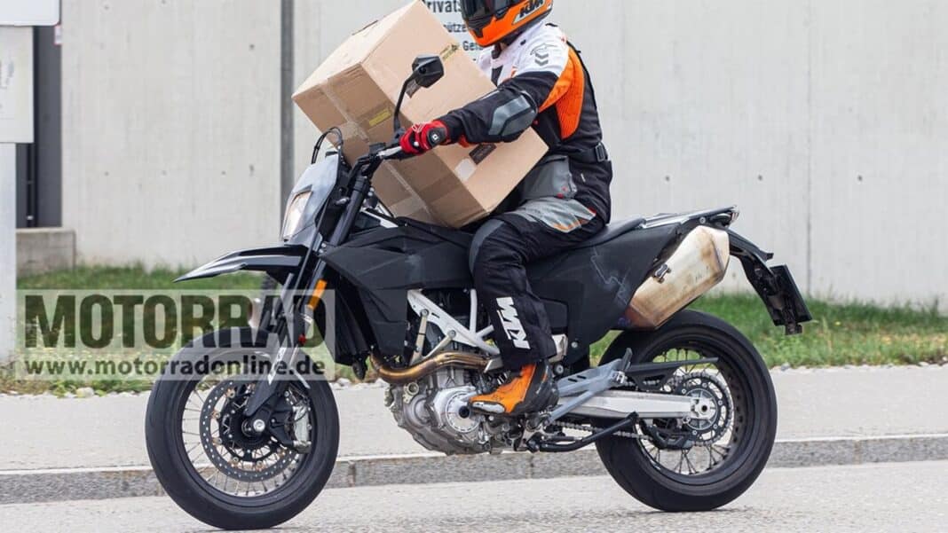 Primeras imágenes de las futuras KTM SMC R y Enduro R 2024