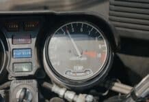 No, conducir a bajas RPM no te ayuda a ahorrar ¡y podría romper tu motor!