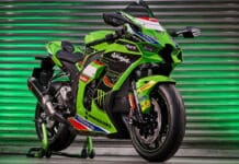 La moto cuenta con las mismas prestaciones que la ZX-10RR