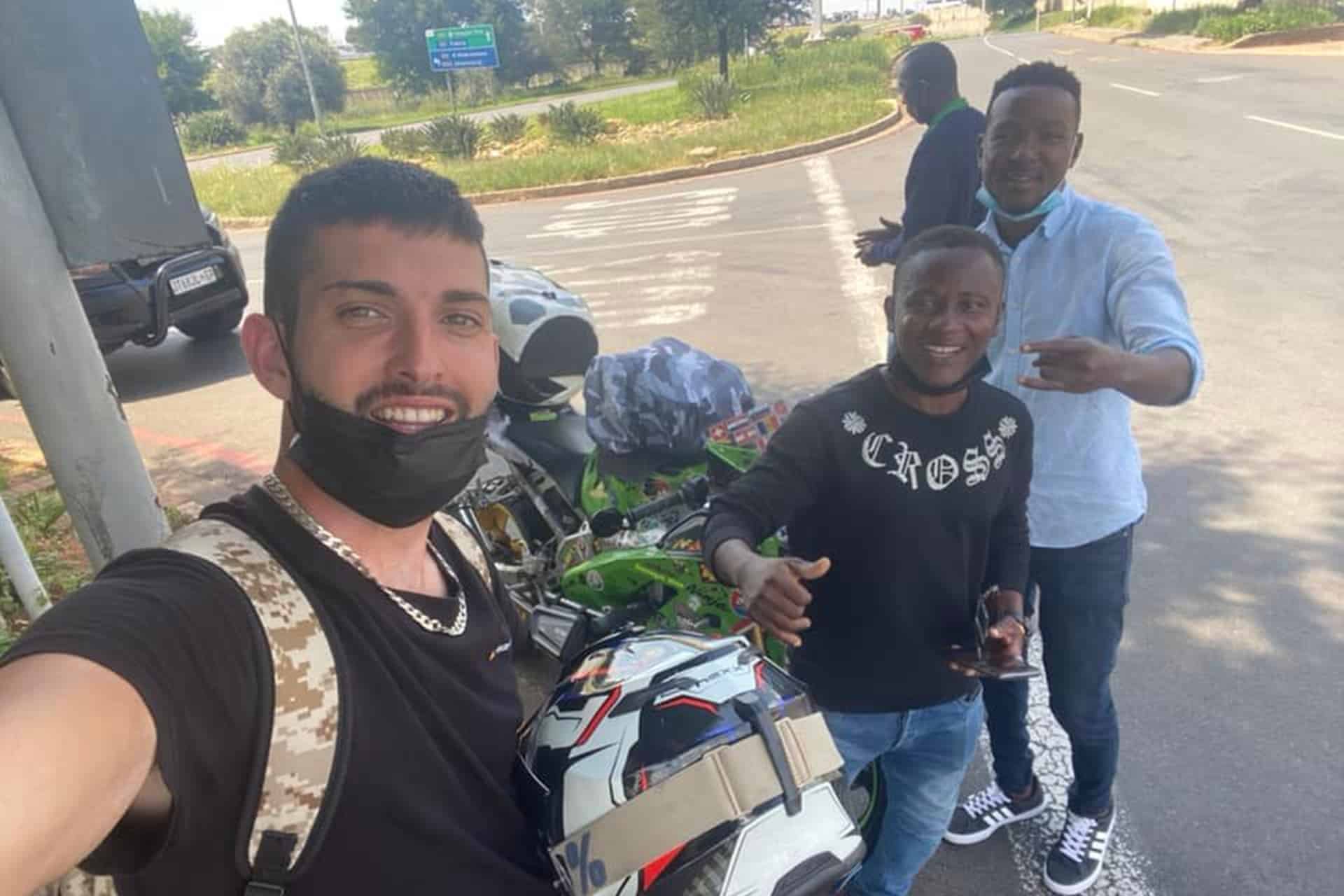 ¿A que no te das la vuelta al mundo en una Kawasaki ZX-6R Ninja?... Aguántame el cubata