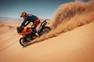 KTM 890 Adventure R Rally 2024: Pura genética y espíritu Dakar