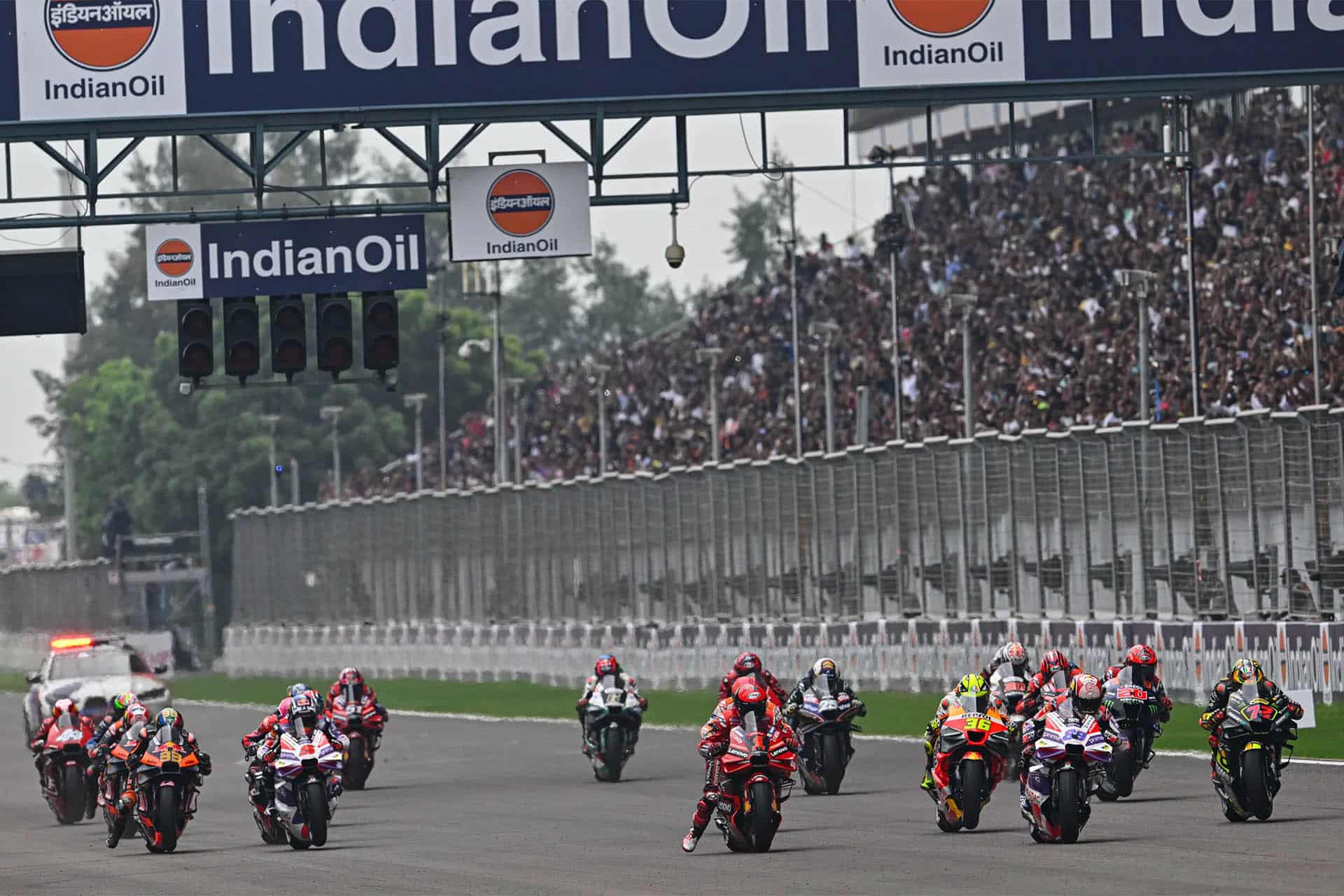 MotoGP India 2023: Bezzechi arrasa, Bagnaia falla y Martín se acerca