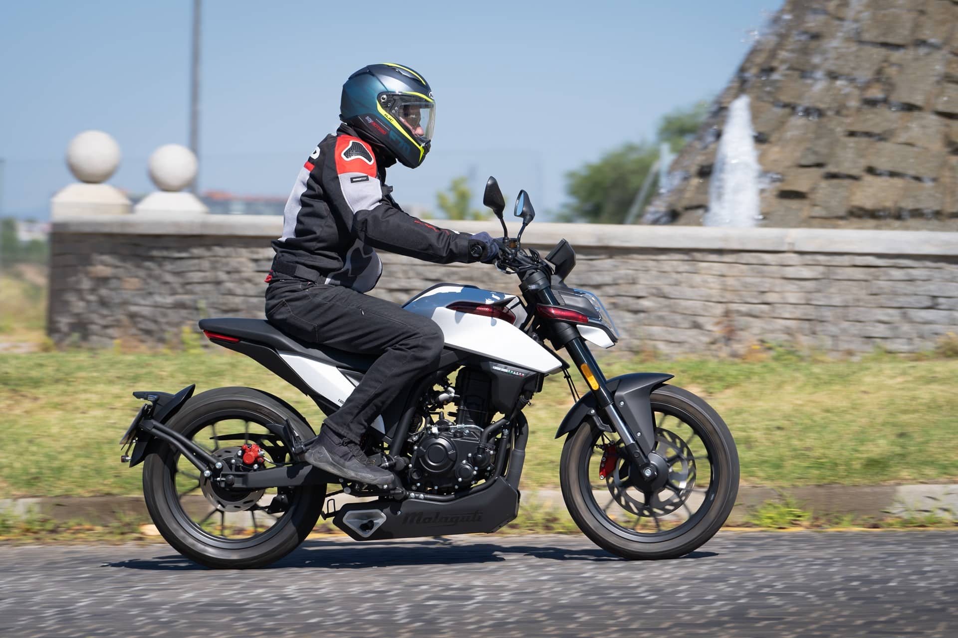 Prueba Malaguti Drakon 125