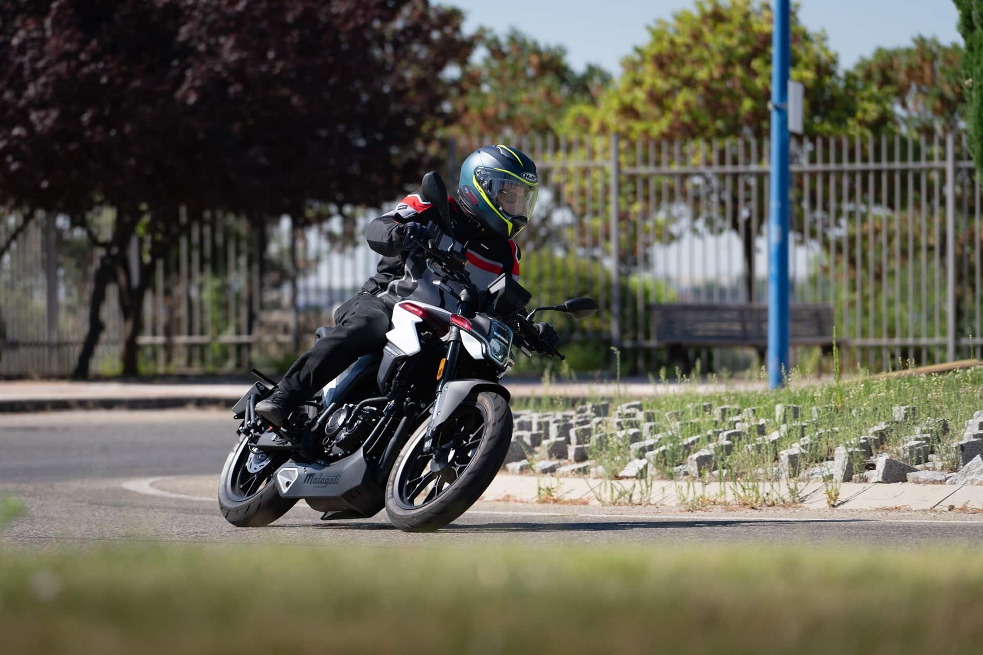 Prueba Malaguti Drakon 125