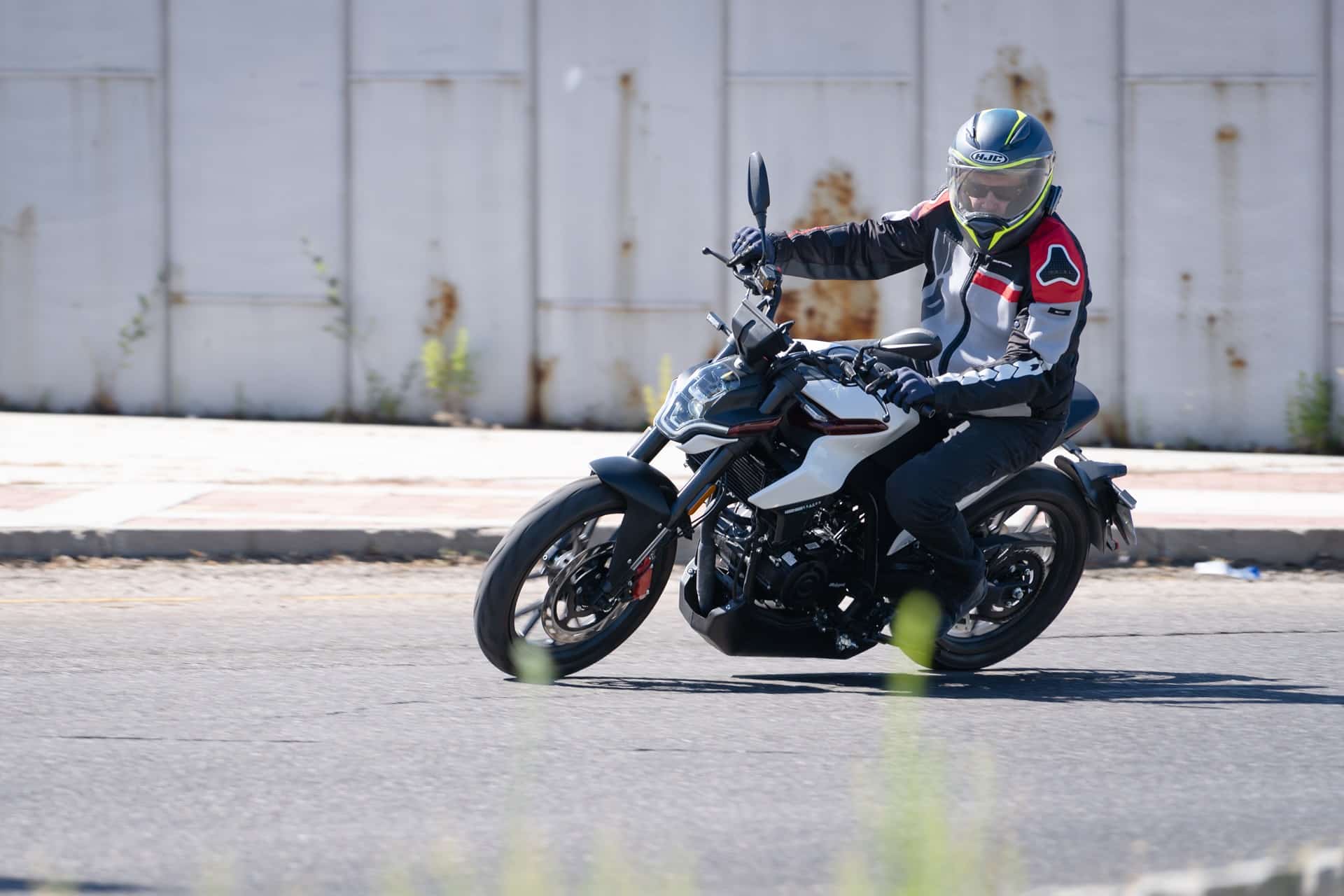Prueba Malaguti Drakon 125