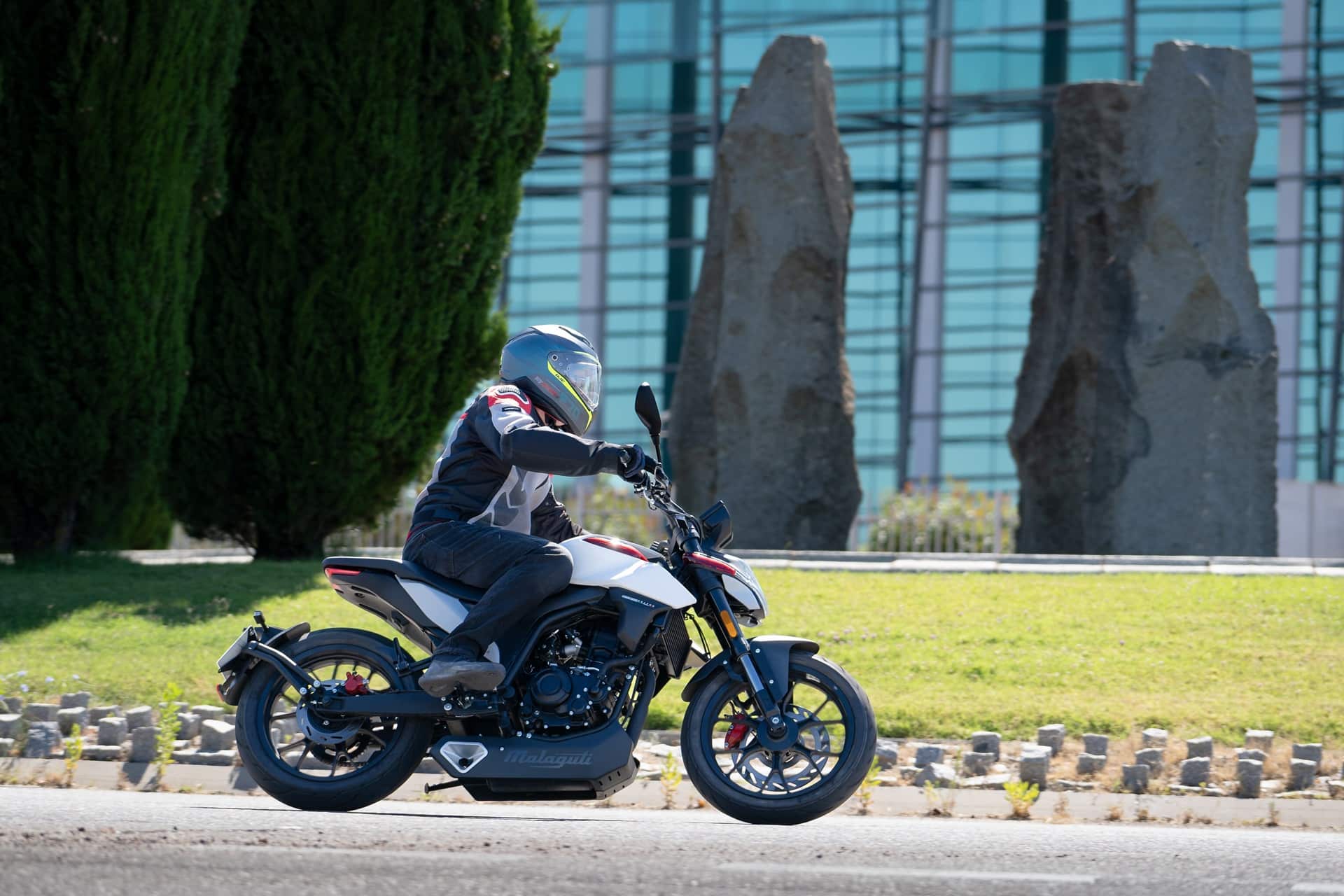 Prueba Malaguti Drakon 125