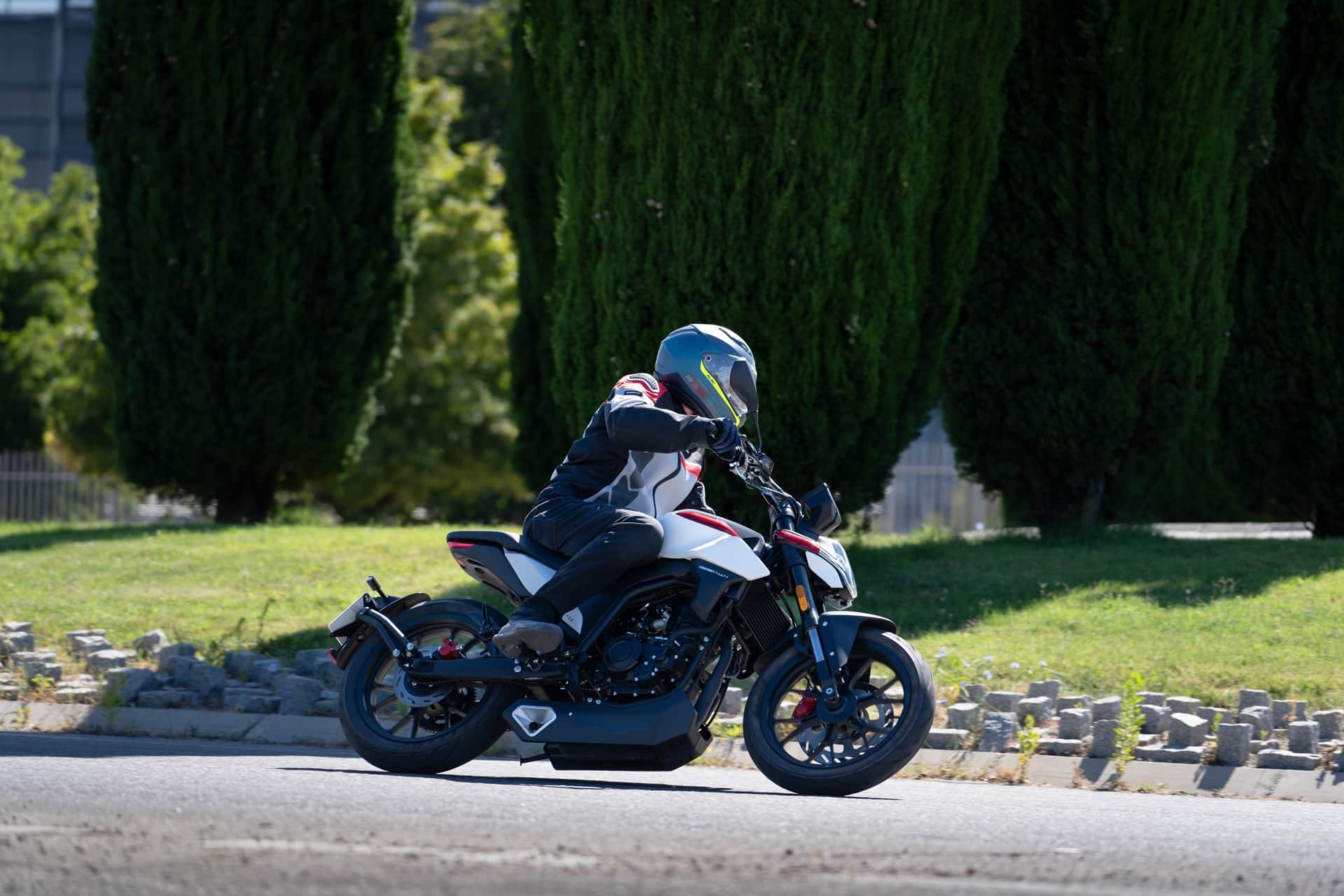 Prueba Malaguti Drakon 125