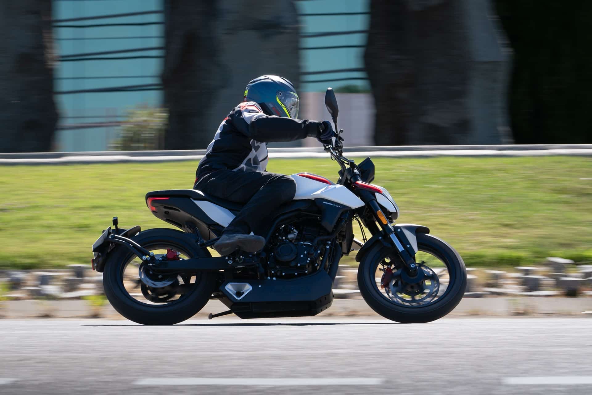 Prueba Malaguti Drakon 125