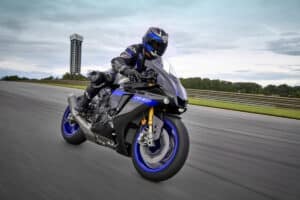 La Yamaha R1 es la primera de las motos súper deportivas que aparece