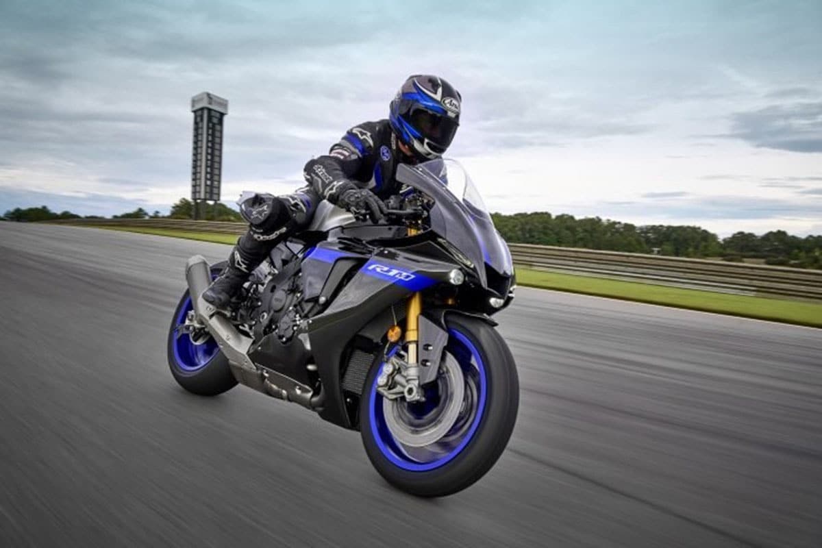 La Yamaha R1 es la primera de las motos súper deportivas que aparece