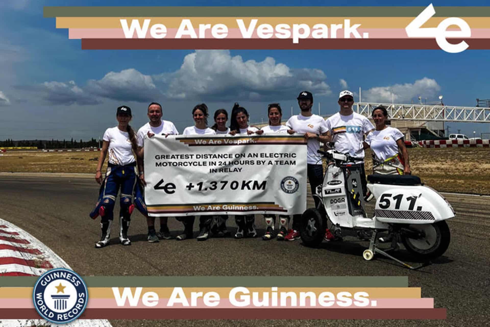 Un exalumno del Máster de Ingeniería del Motorsport de MotorLand Aragón logra un récord Guinness durante la Vespa The Resistance 24H