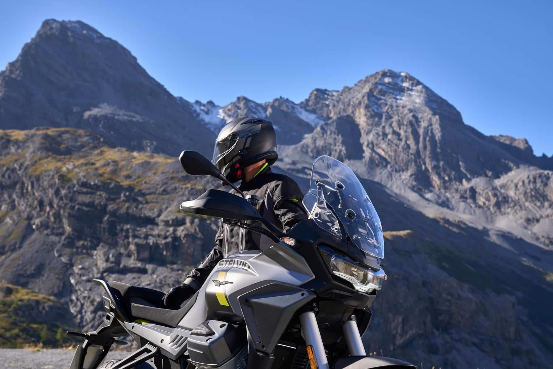 Moto Guzzi Stelvio 2024