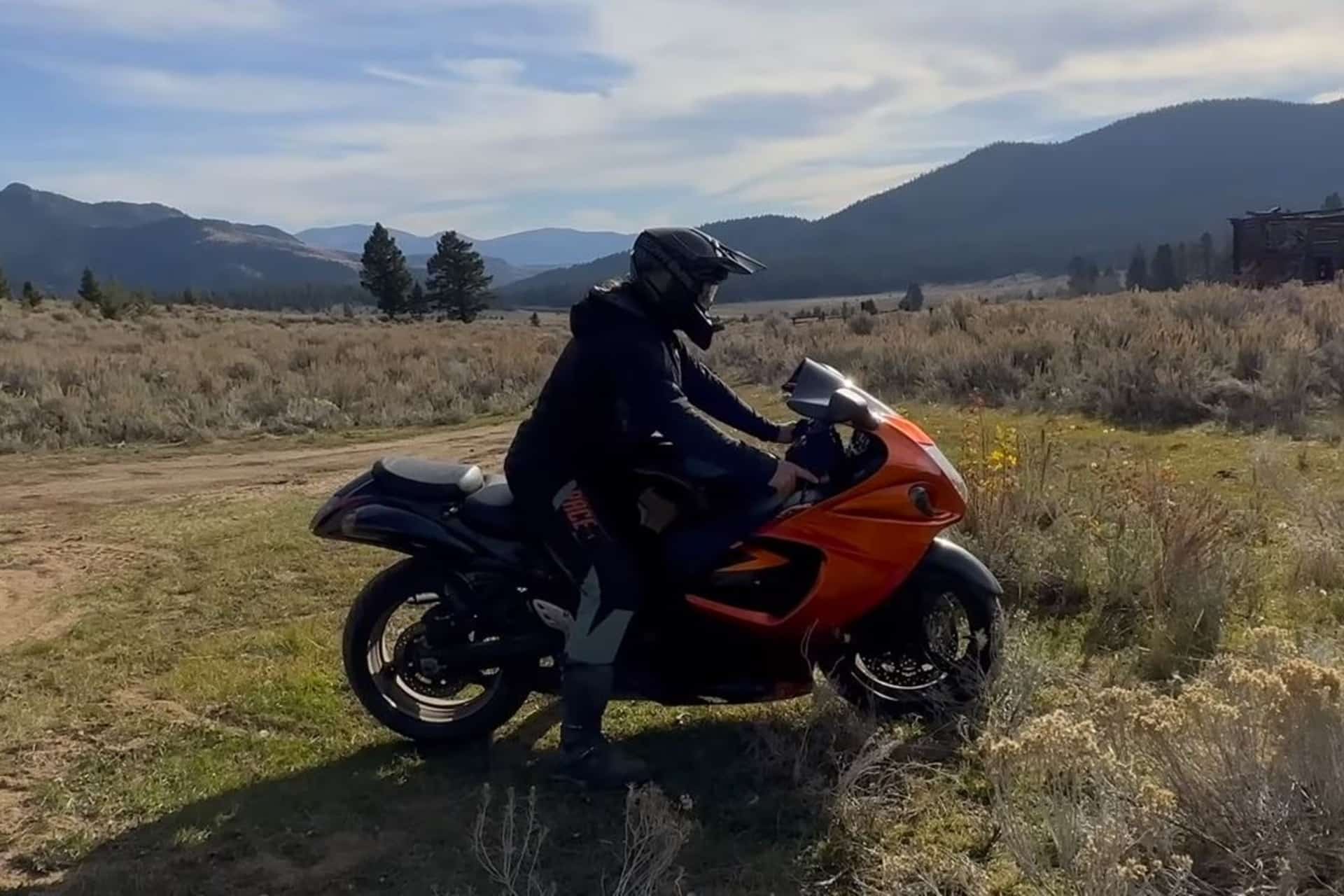 Una Suzuki Hayabusa puede ser muy eficiente; también en el barro