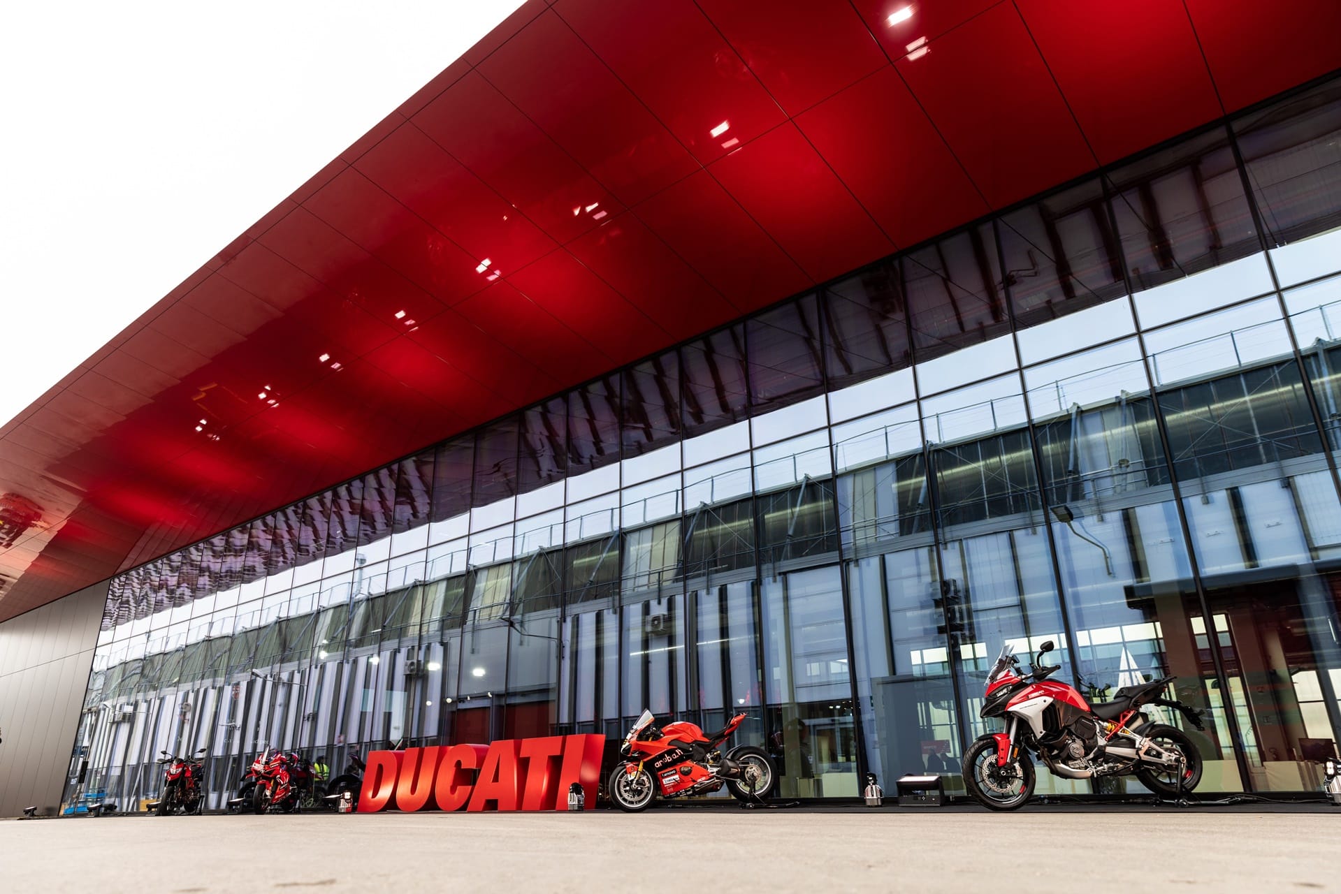 Ducati amplía la oferta de la Borgo Panigale Experience