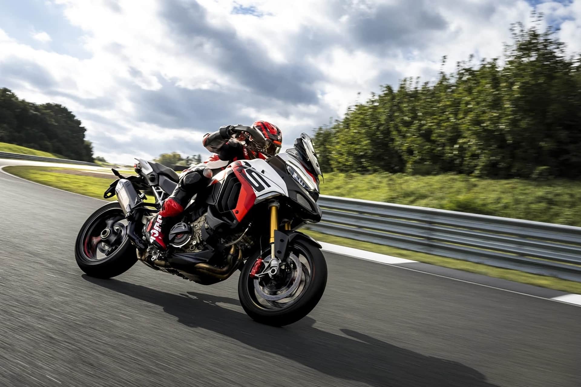 Ducati Multistrada V4 RS: Turismo prestacional "cuore sportivo"