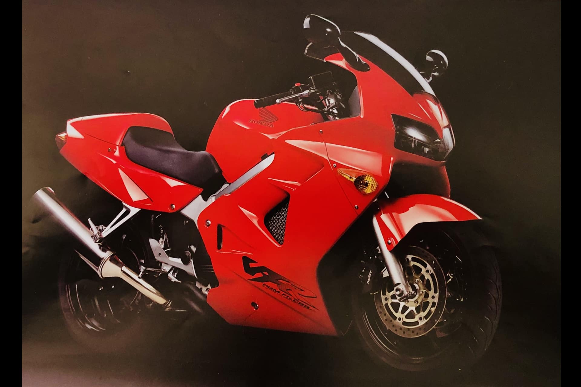 Honda VFR800 Fi: 25 años muy bien llevados