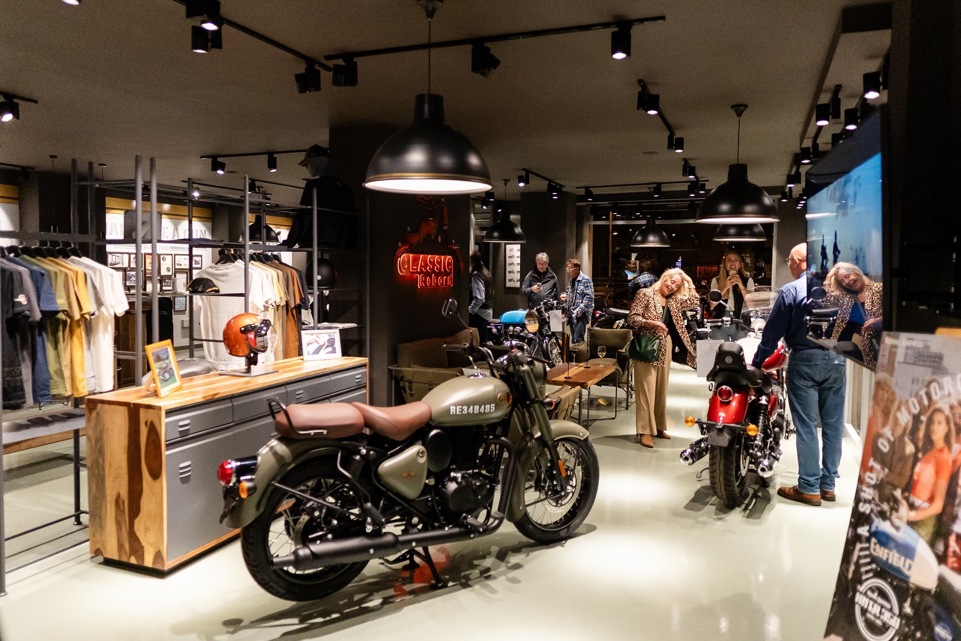 Royal Enfield inaugura nueva Concept Store en Granada