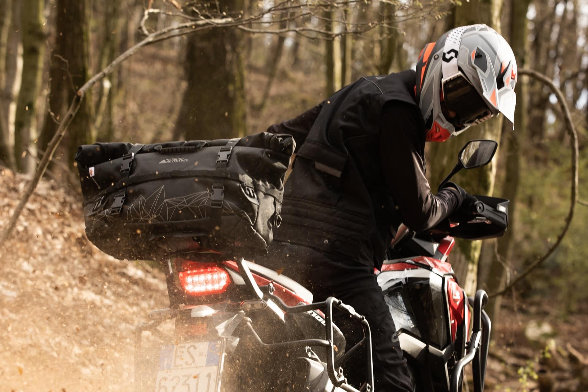 Equipa tu Africa Twin con la gama de accesorios Kappa