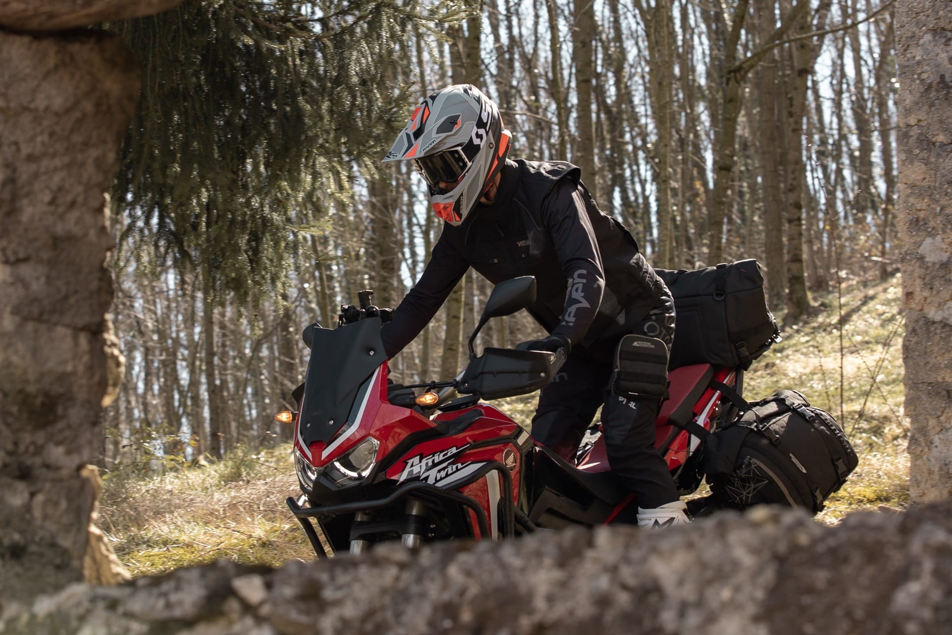 Equipa tu Africa Twin con la gama de accesorios Kappa