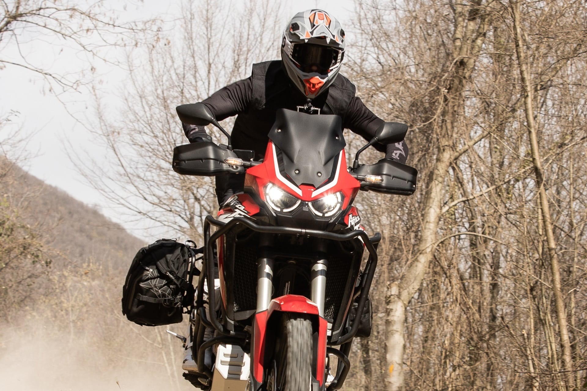 Equipa tu Africa Twin con la gama de accesorios Kappa