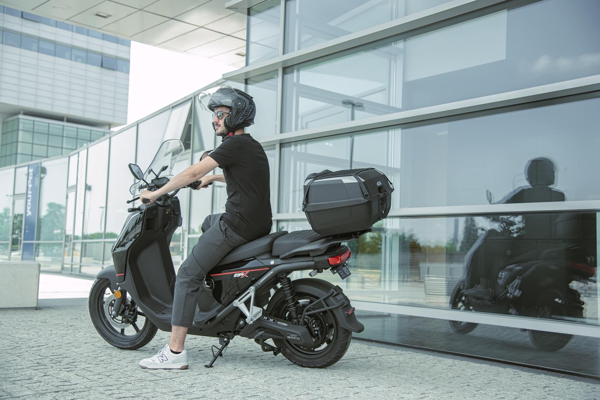 GIVI Monolock B45+: El nuevo top case de la marca ideal para uso urbano y viajes por carretera