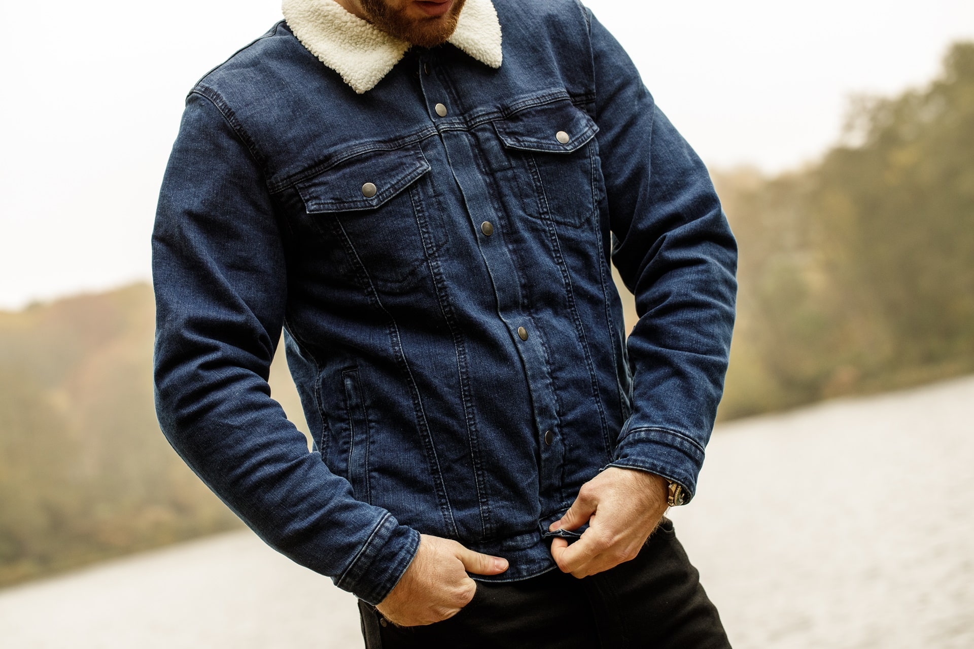 RST, de la mano de Bihr, nos ofrece una extensa linea de productos casual para esta nueva temporada