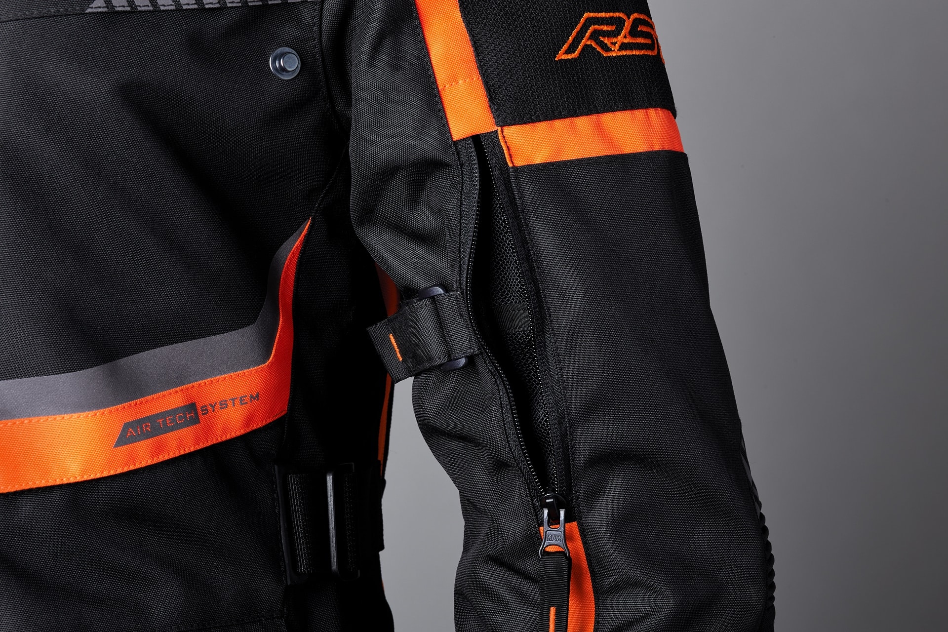 RST Maverick EVO: El nuevo traje todoterreno de la firma británica