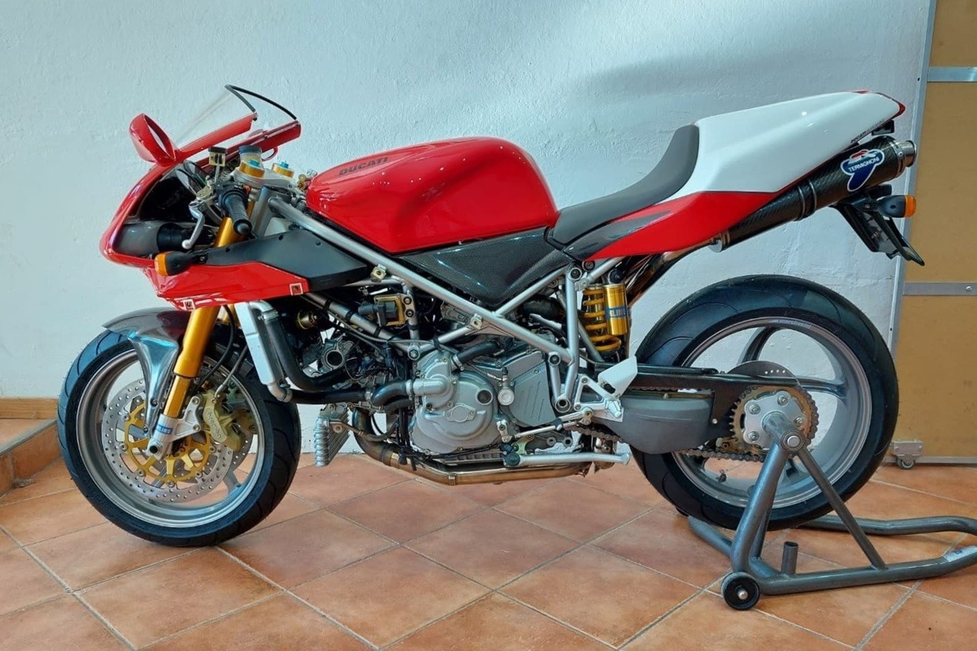 Motos de ensueño a la venta: Ducati 998R de 2003 Nº 628/700