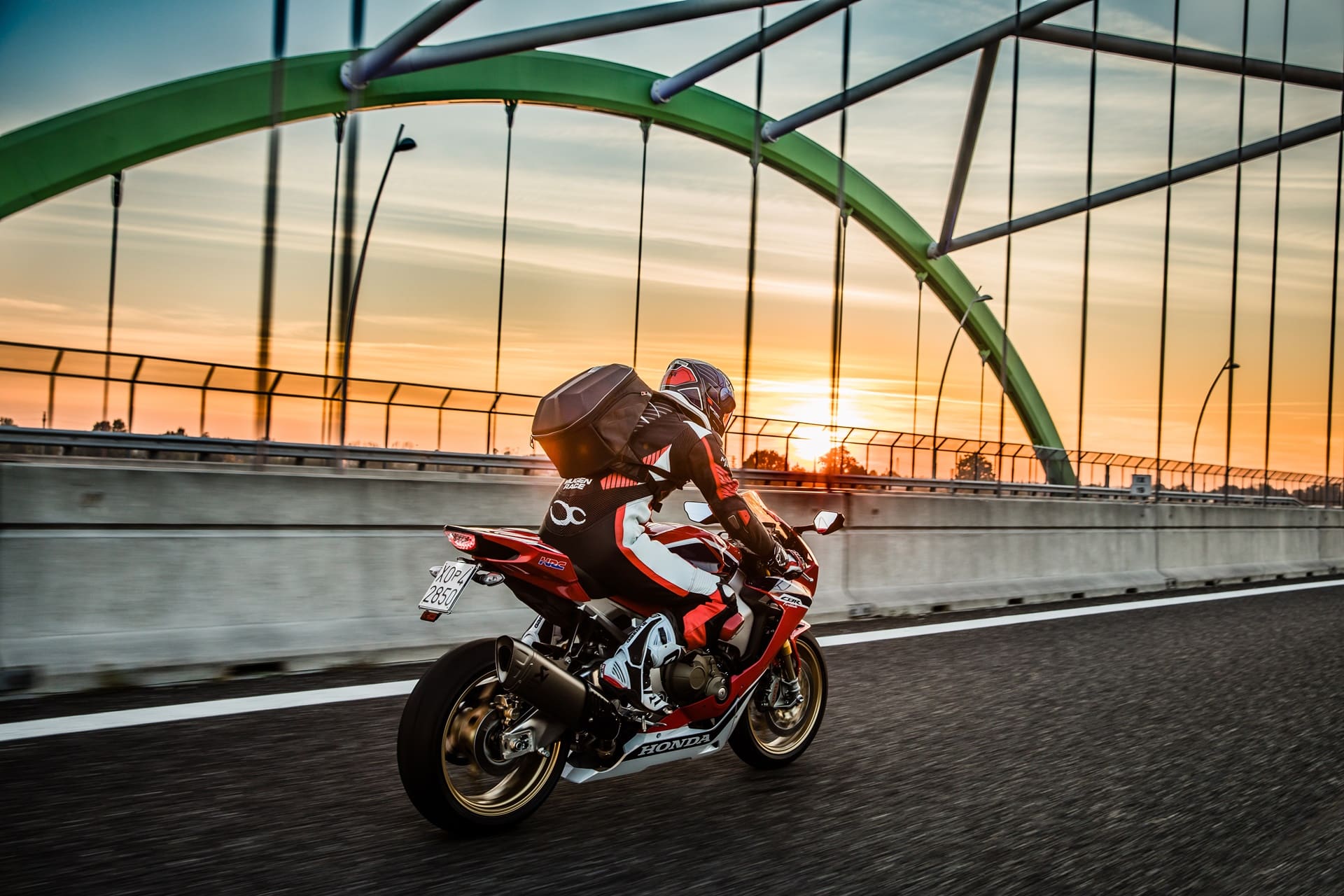 Equipamiento deportivo GIVI: Máximo rendimiento en una moto sport o naked