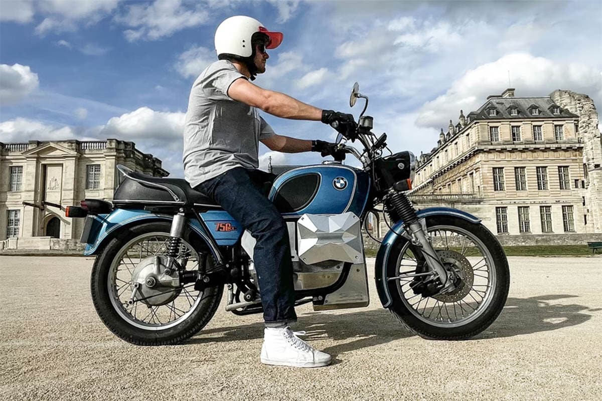 La moto conserva toda su esencia, menos el tubo de escape