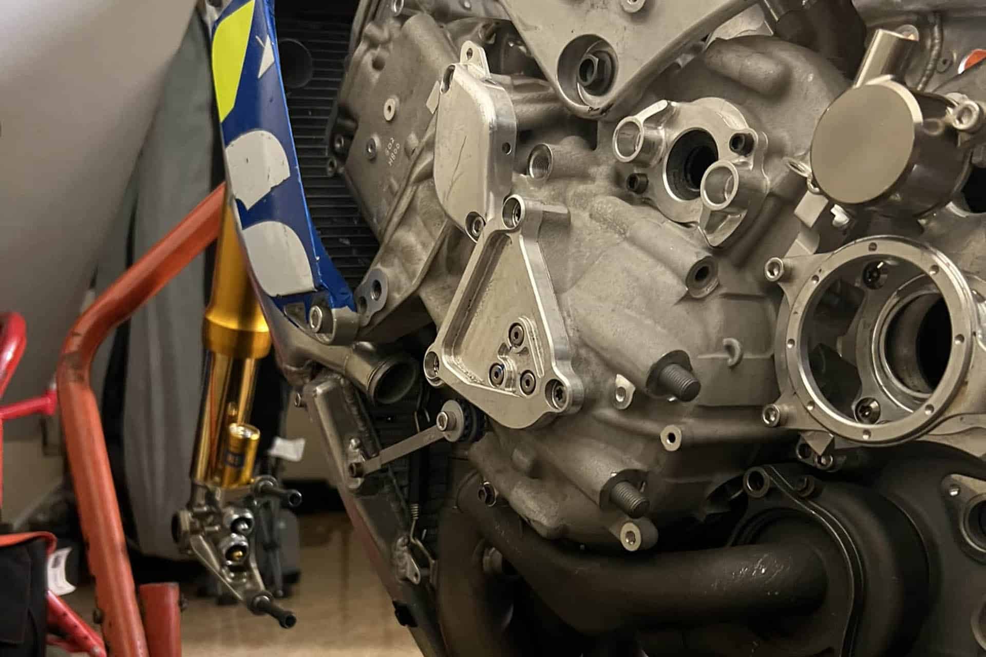 El motor parece estar vacío por dentro