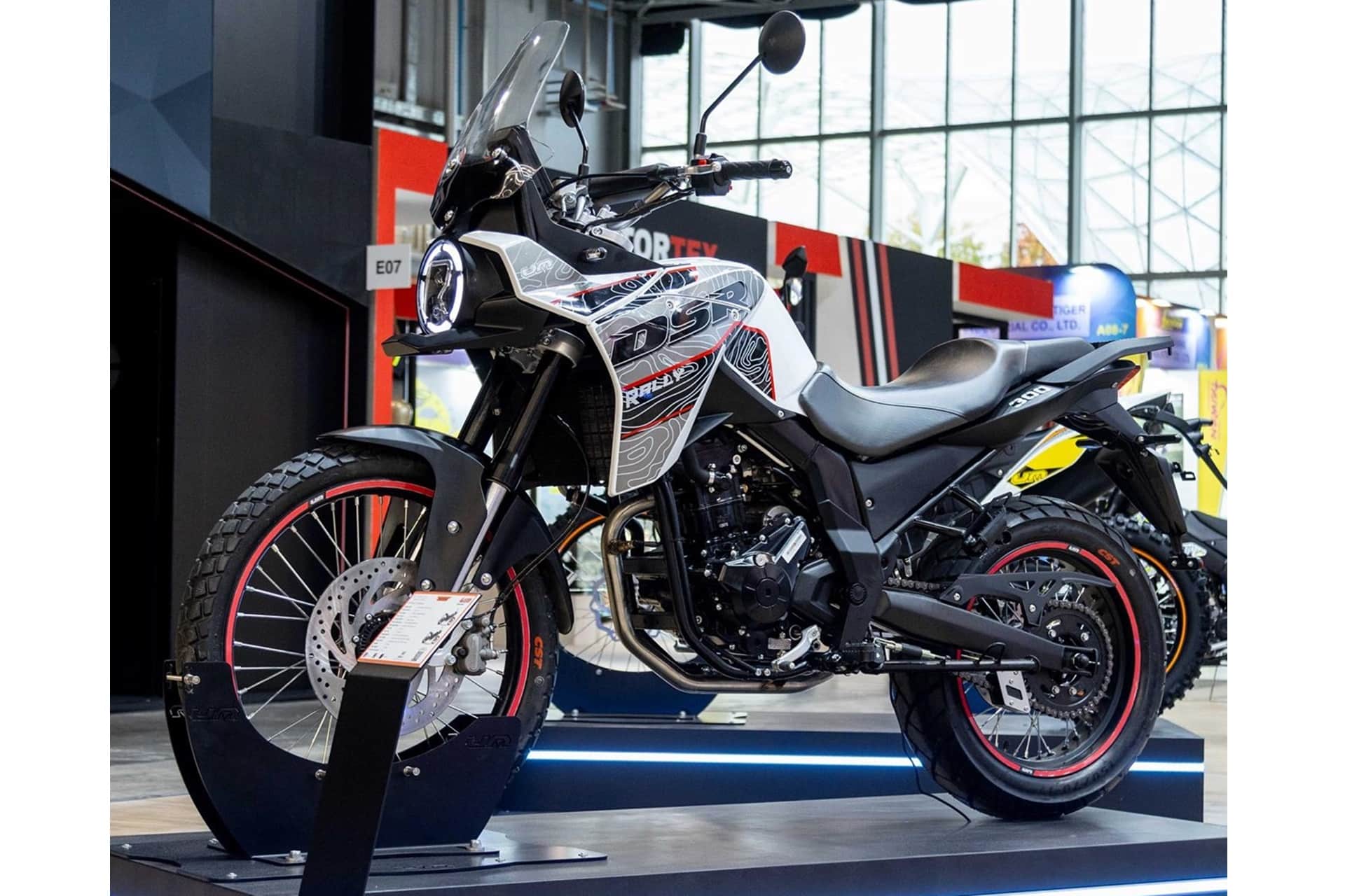 UM Motorcycles debuta en EICMA 2023 con nuevos modelos Cruiser, Adventure y Street-Tourer