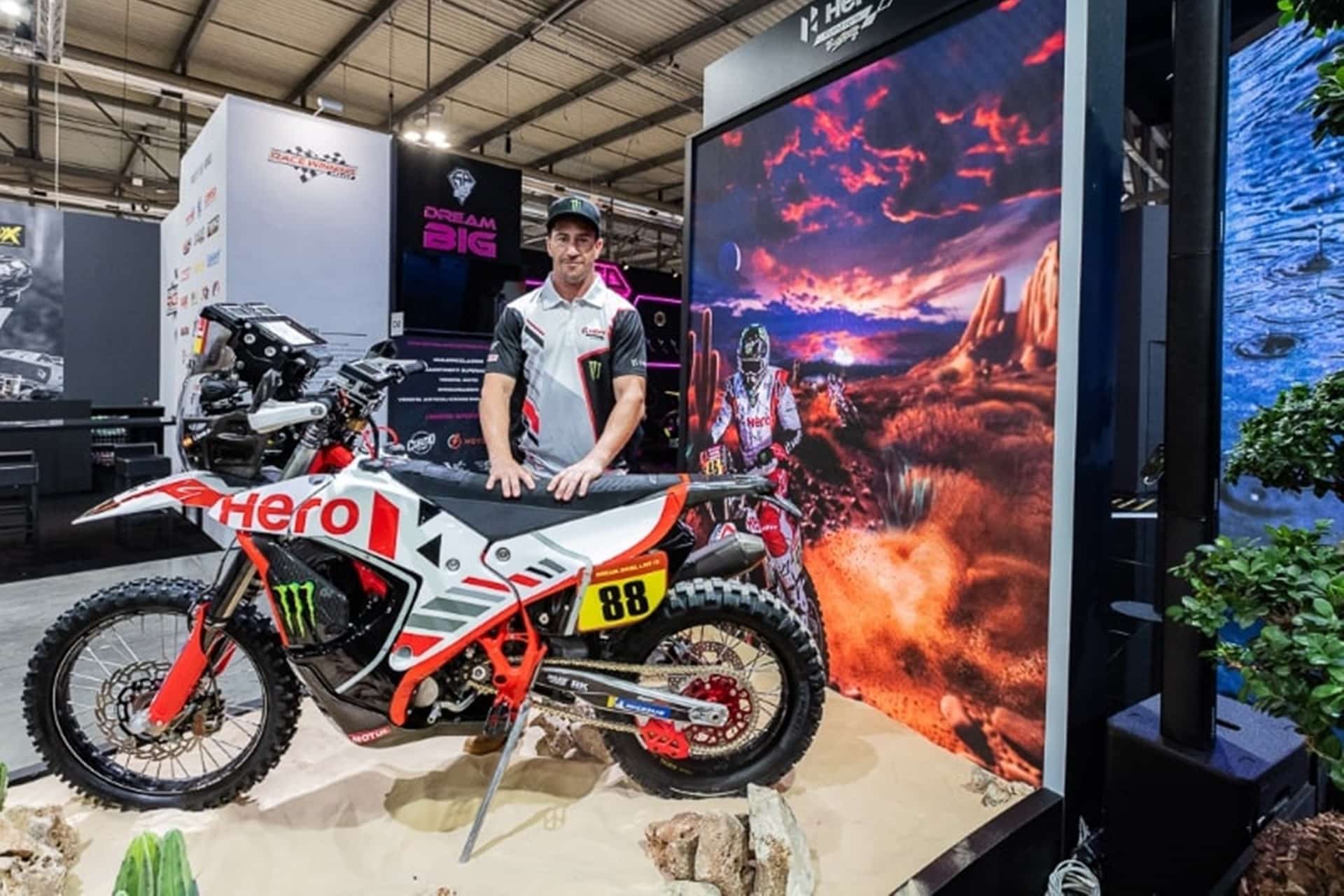 Hero MotoCorp expone nuevos planes estratégicos de desarrollo en EICMA 2023